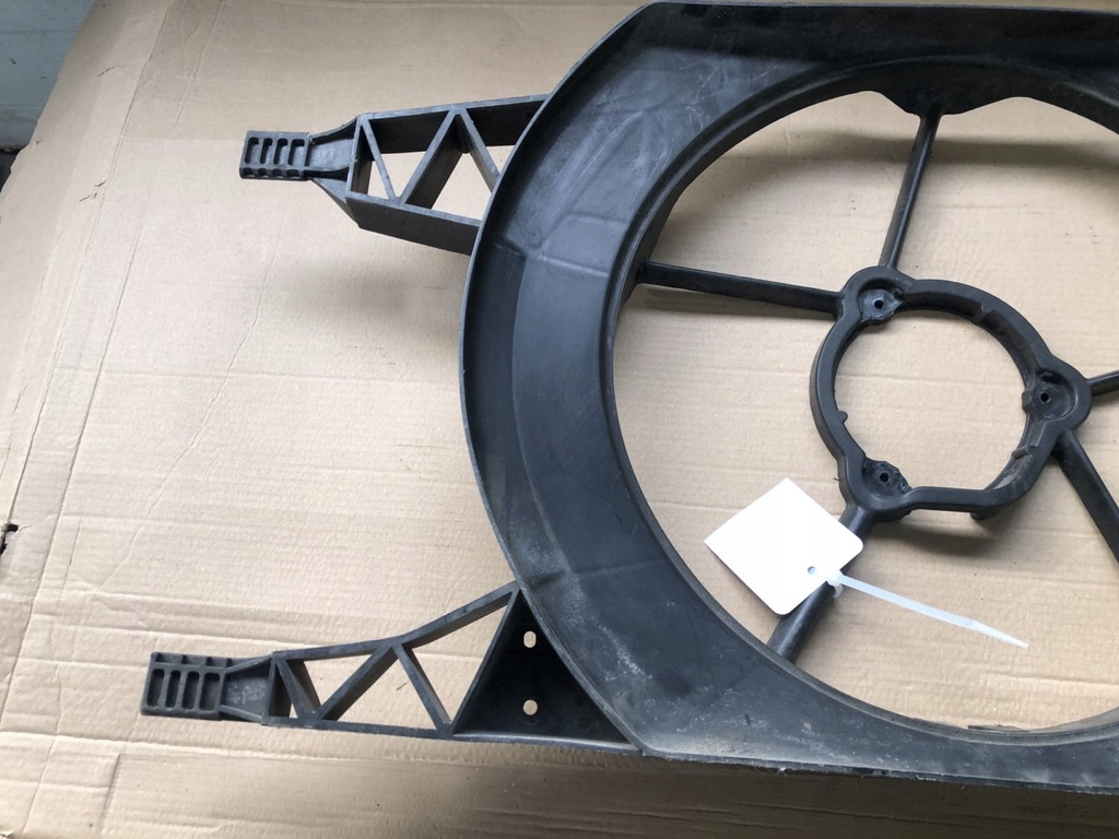 фото №7, Корпус вентилятора renault laguna ii 1831068000