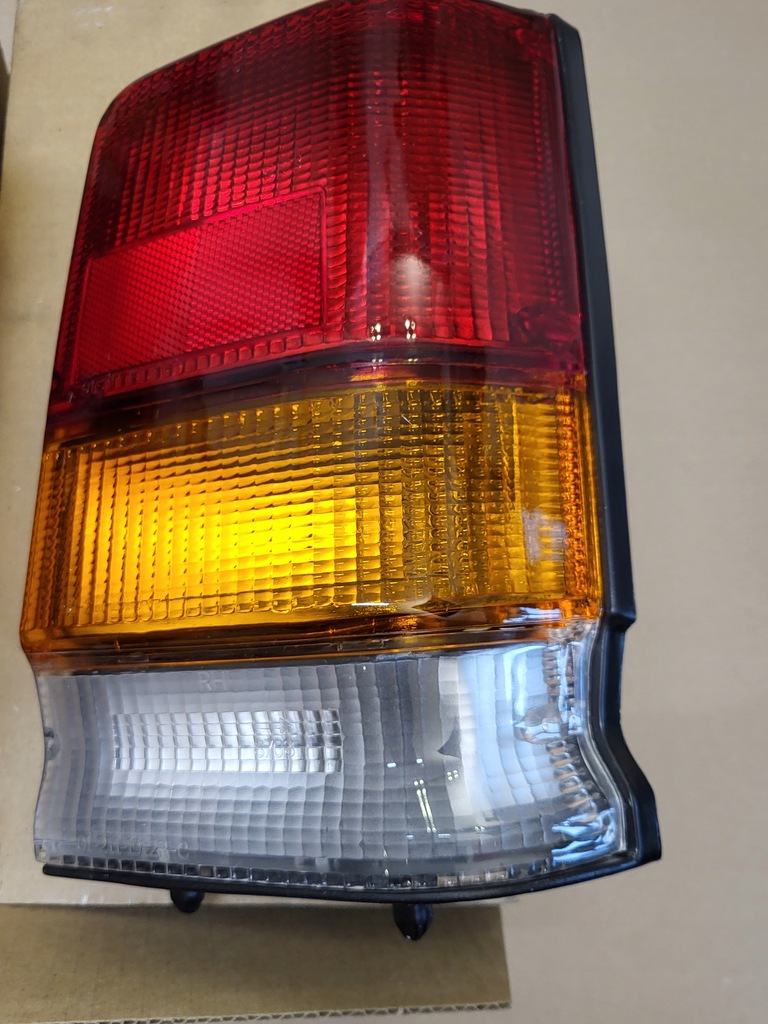 фото №11, Лампа задня задня права daihatsu cuore 86-90r. nowa комплектна