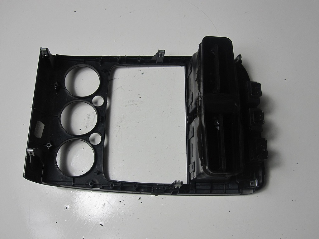 фото №10, Рамка панель центральний панель приладів toyota avensis t22 fl 01