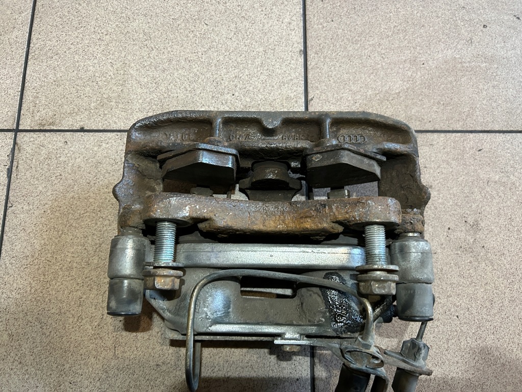 фото №8, Супорт перед правий audi a6 s6 c5 4.2 v8 2.7 bt