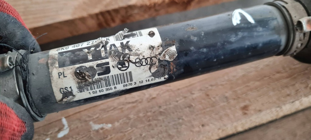 A4 b8 рестайлинг  приводной вал półośka левая правая 2.0 tdi 8k0407271ak a5 8t Киев