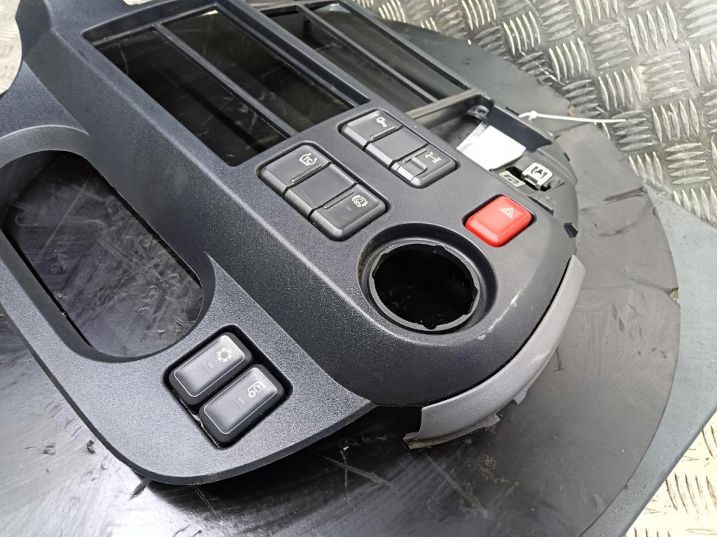 фото №2, Daf xf106 рамка радио выключатель eur kpl.