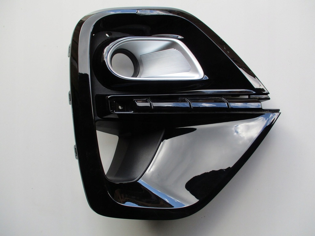 фото №1, Kia sportage iv lift решётка заглушка правая перед