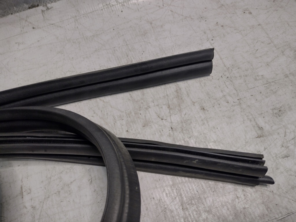 фото №9, Прокладка кришки багажника ford kuga mk1 i