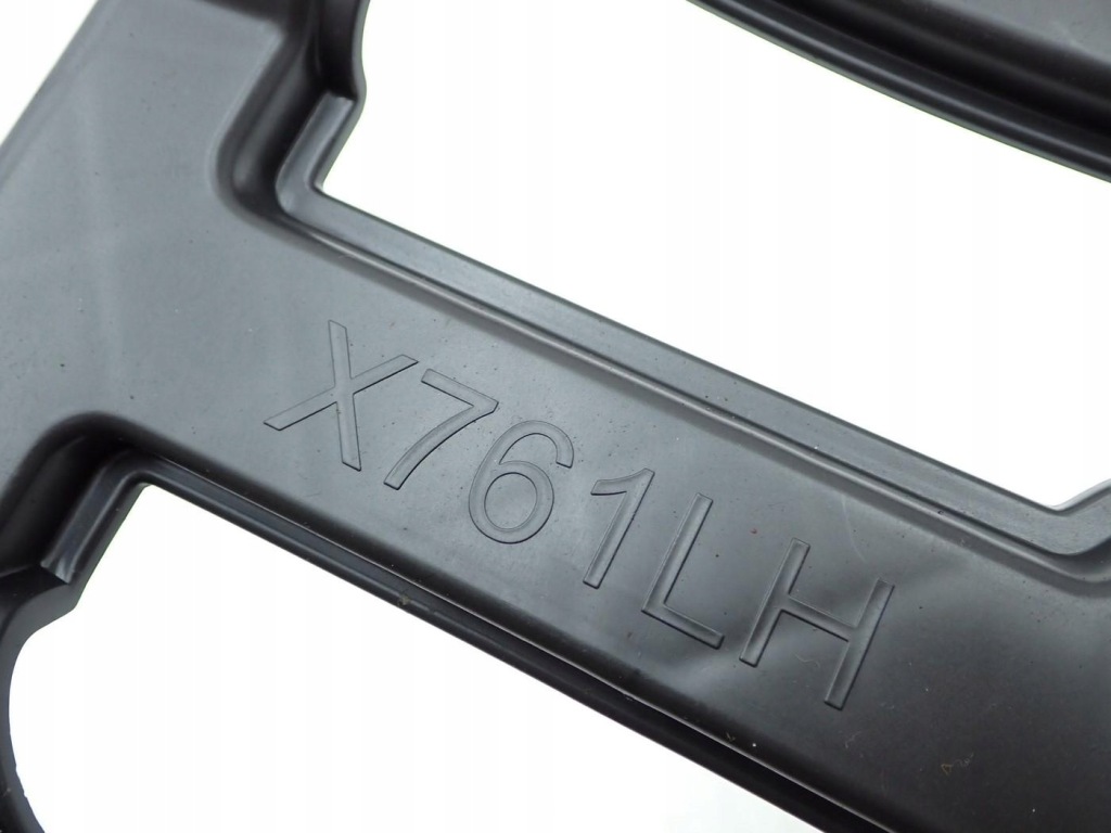 Кронштейн  кронштейн бампера левая задний hk83-17b931-ae jaguar f-pace x761 16r Киев