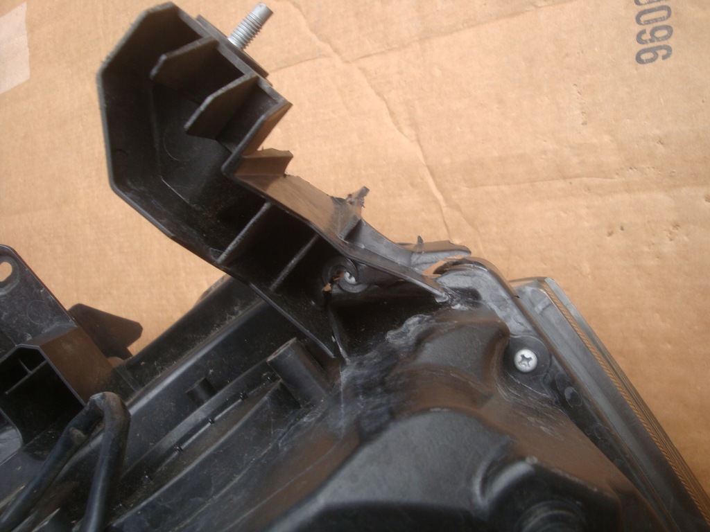 фото №7, Nissan x-trail лампа передняя левая t31 повреждённая