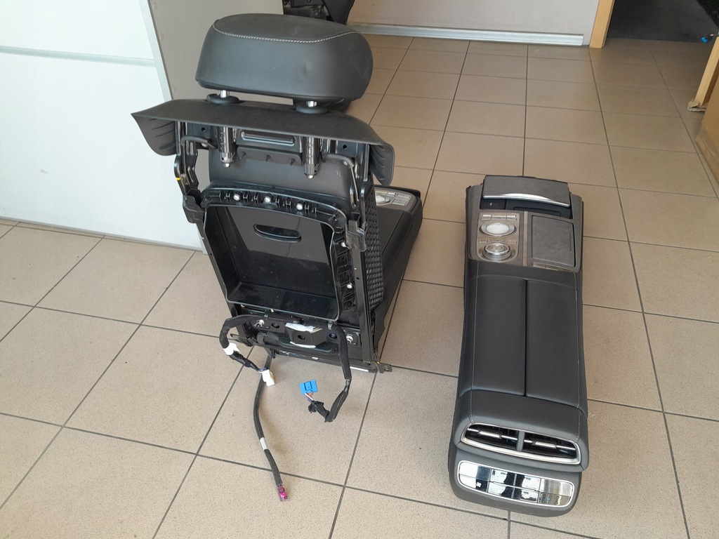 фото №11, Genesis g80 ii 2021- ev шторка обшивка багажника полка багажника обшивка