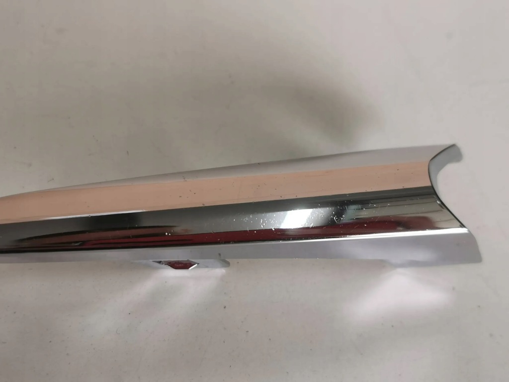 Хром решётки бампера передний mazda 3 рестайлинг  правый  1 левое  400. Цена