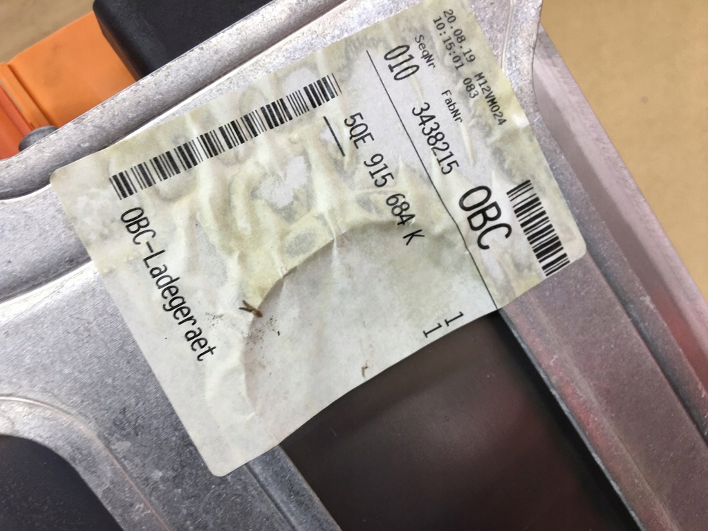 фото №9, Станция зарядки модуль audi e-tron 55 5qe915684k