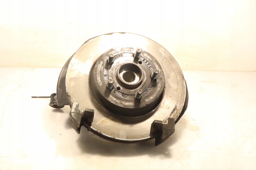 фото №1, Поворотний кулак ступиця лівий перед toyota yaris iv