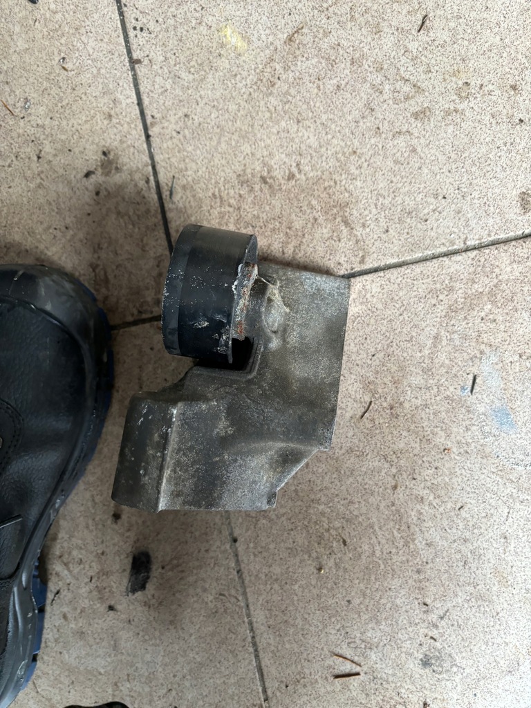 фото №5, Fiat ducato 2.3 lift кронштейн кронштейн двигуна