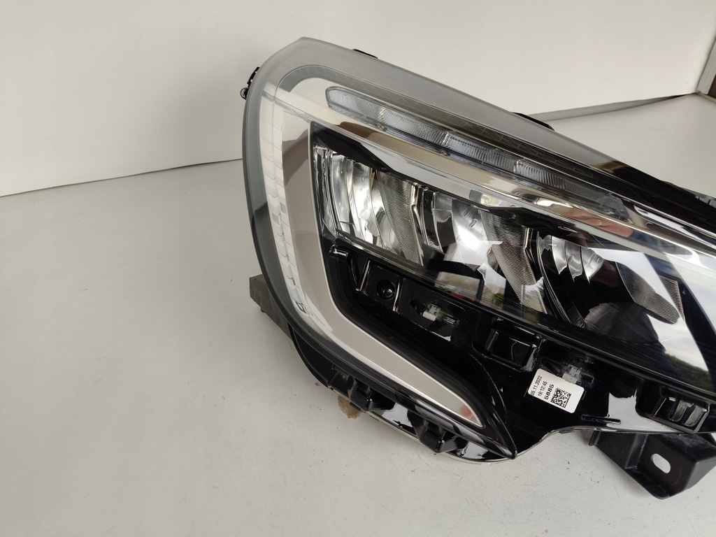 фото №2, Лампа правая фара renault clio 19- v full led