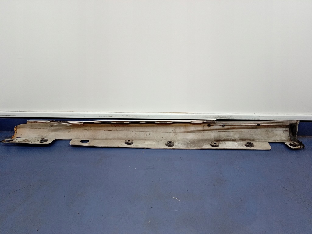 Cl63 amg w216 молдинг порог правая a2166900240 650 Доставка