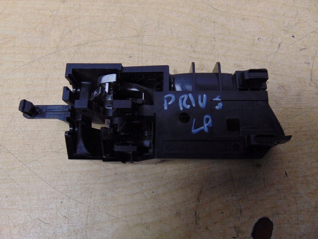 фото №6, Ручка внутренняя дверь левая перед toyota prius ii 2002- 69206-47020