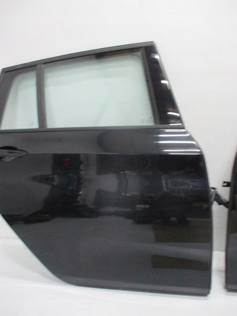 фото №11, Дверь левая задние bmw 2 f46 16r