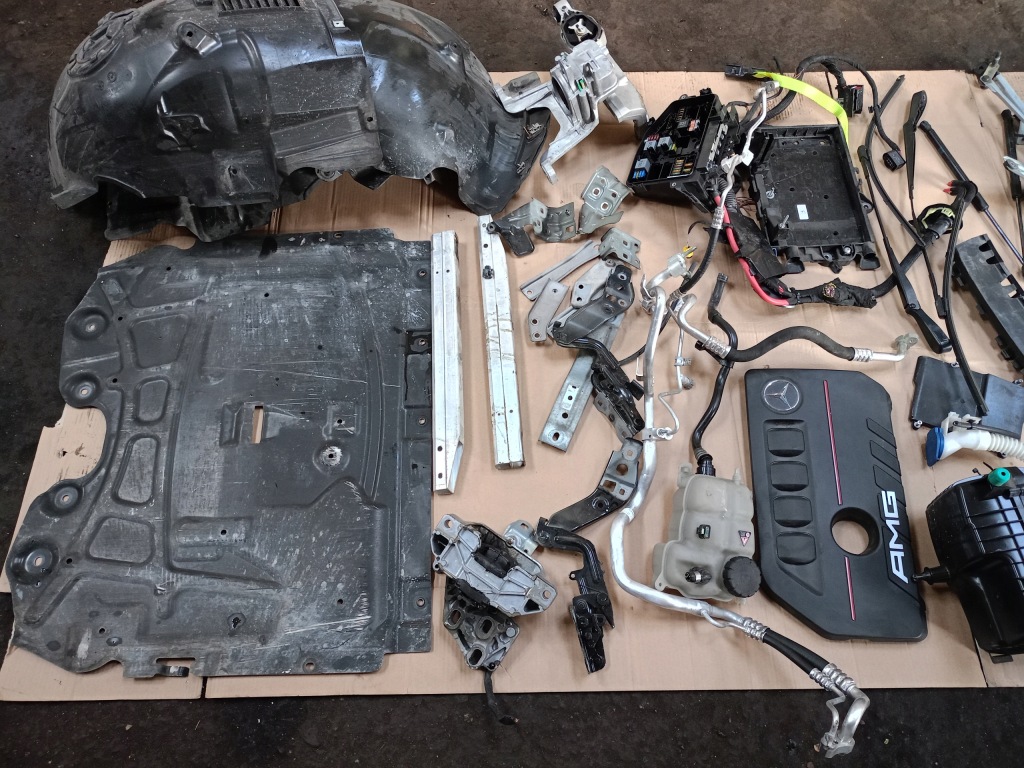 Капот бампер крылья ремень фонари mercedes a-klasa w177 a35 a45 amg с Разборки