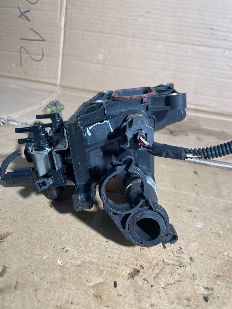 фото №5, Volvo v50 2011 корпус термостата