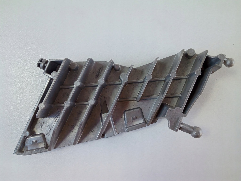 фото №1, Audi оригинальный номер 1305715388