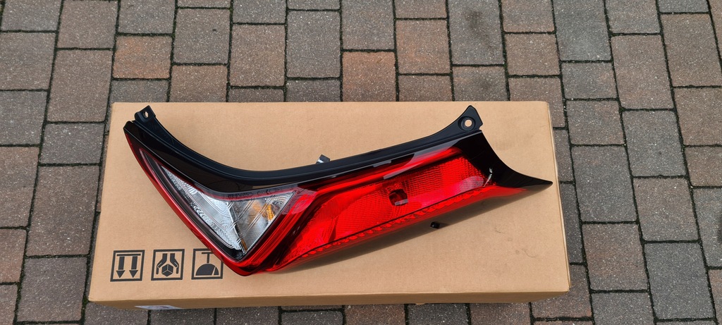 фото №1, Лампа задняя правая led toyota aygo ii lift 18 - 21 r. оригинал