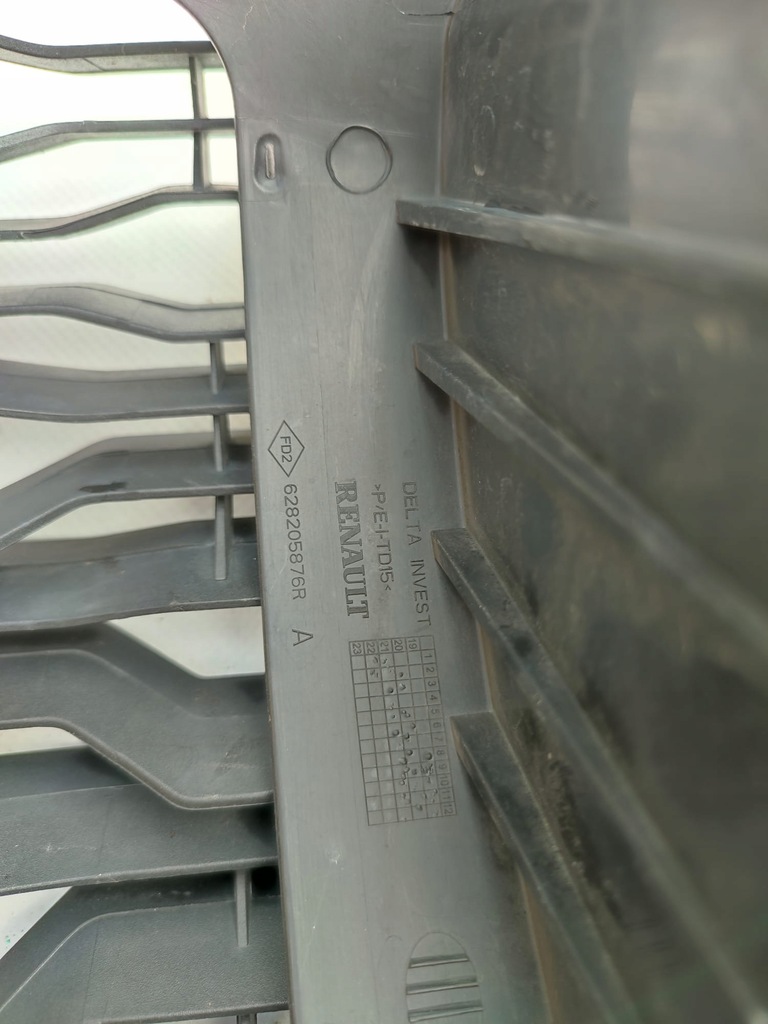 фото №9, Dacia duster ii молдинг решётка 622545490r бампера перед 620840755r