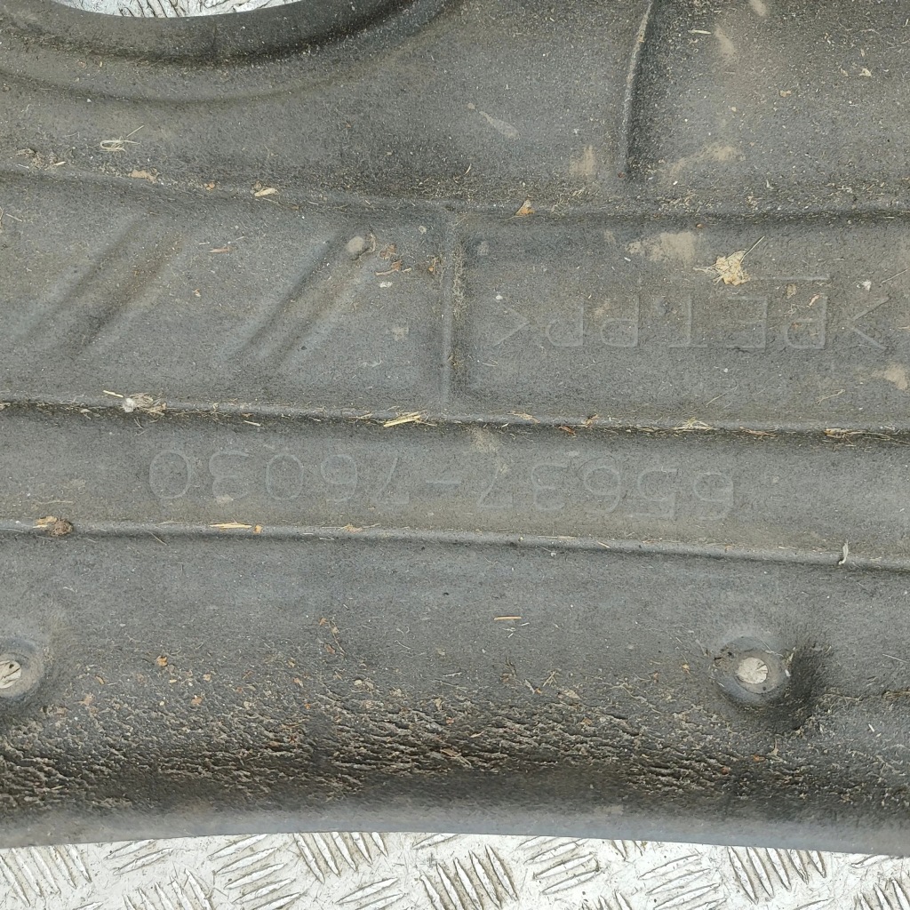 Lexus ux 2019 правая сторона подкрылок задние с Разборки