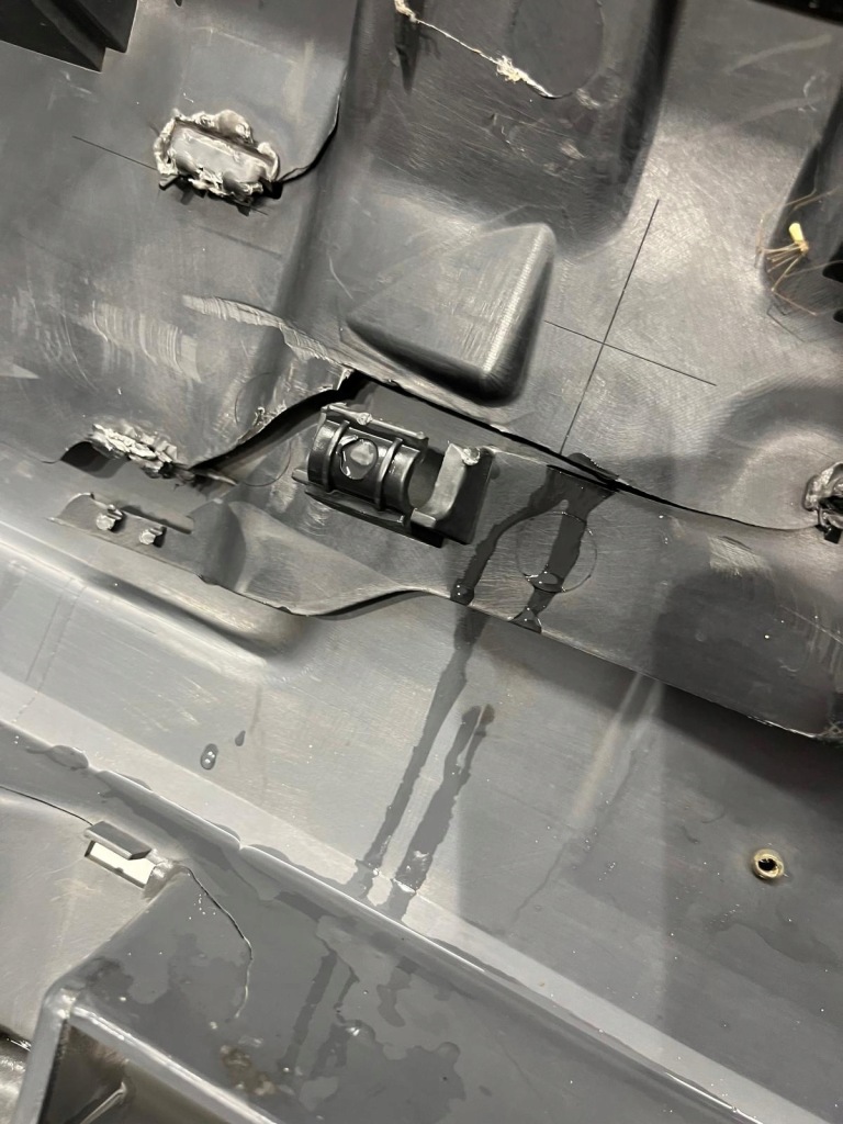 Бампер передний vw caddy iii 2k0 03- Недорого