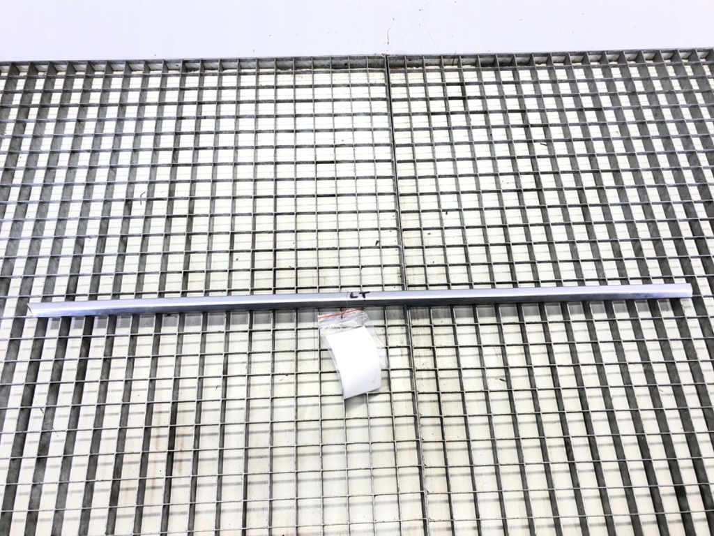 фото №1, Молдинг уплотнитель задняя левая хром mercedes c219 cls 04-11