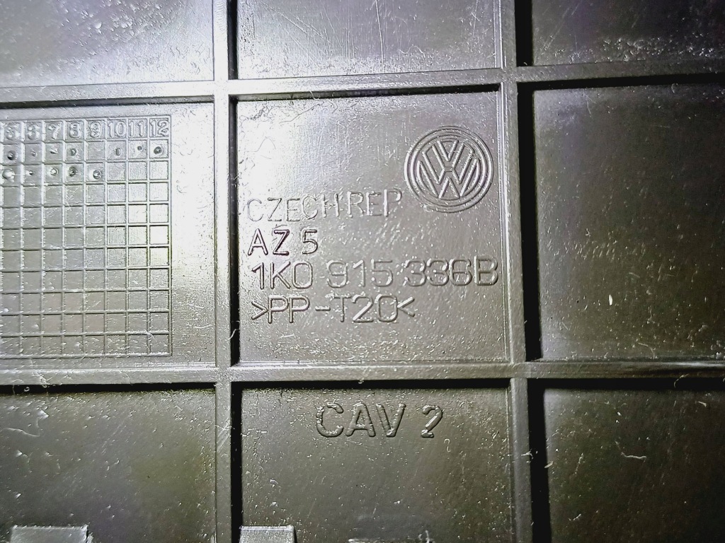 Корпус на аккумулятор комплектная vw golf v 1k0915336b / 1k0915443c nr4 с Разборки