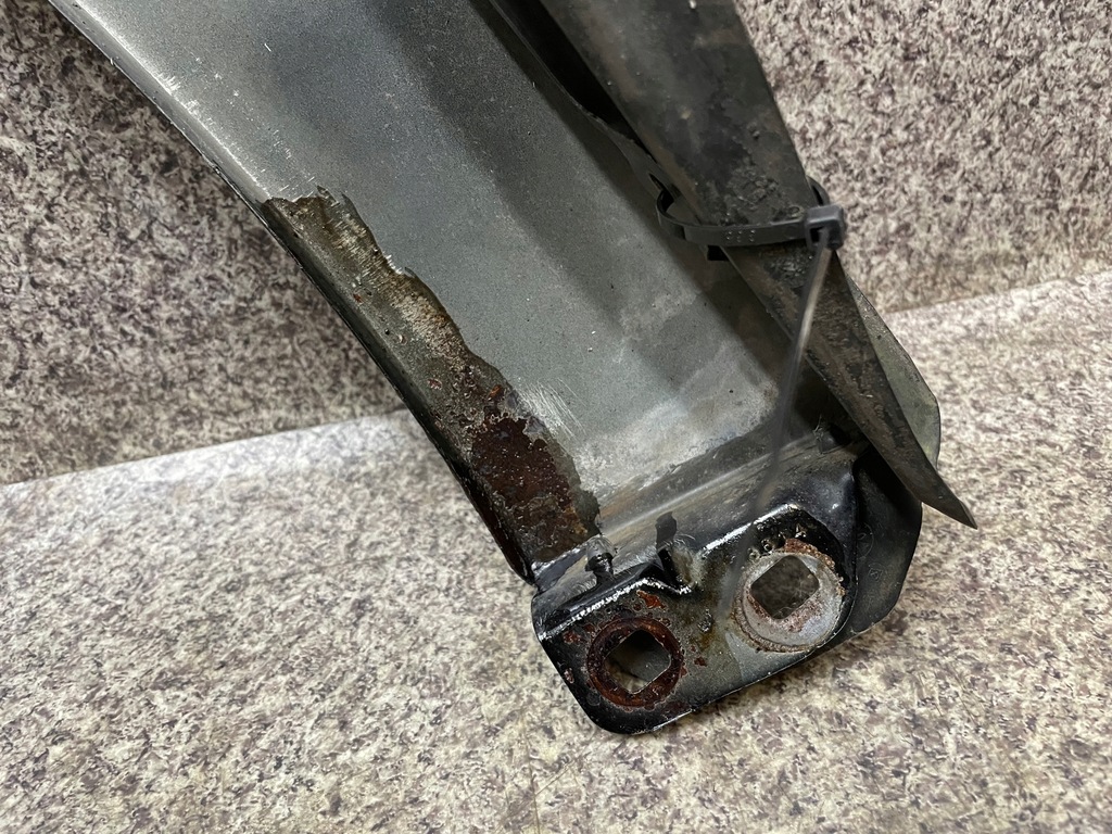 фото №12, Крыло правый перед передний mercedes v251 w251 c197 197u чёрный org