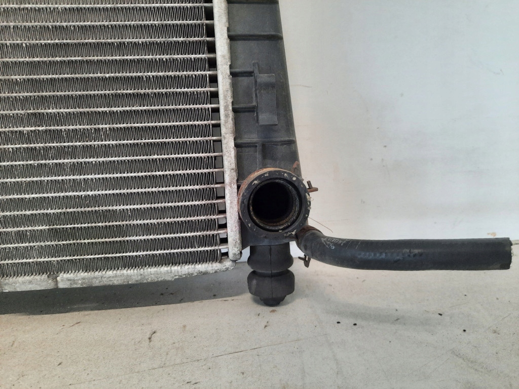 Jaguar x-type 01-07 радіатор води pa66-gf30 4g430ab Недорого