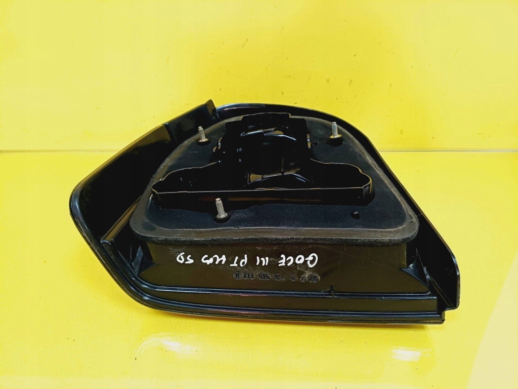 Лампа правый задний  vw golf iii hella хэтчбек 1h6945112b nr349 Недорого