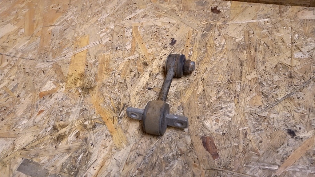 фото №1, Audi a4 b6 2.5 v6 tdi cabrio кронштейн stabilizatoor