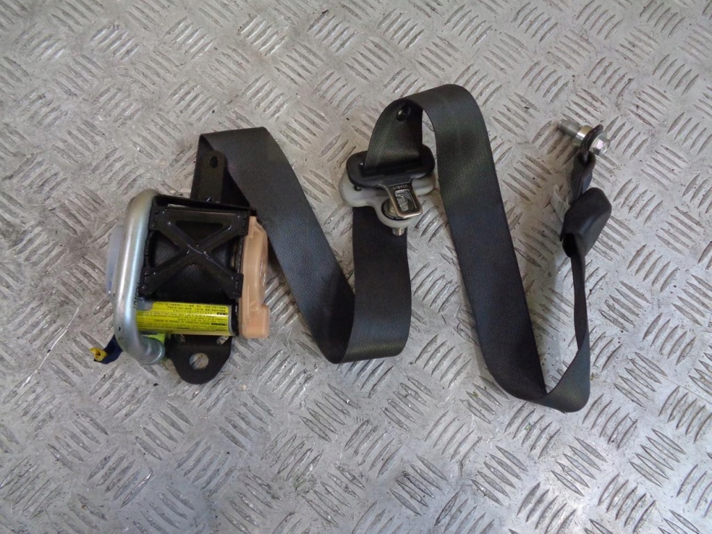 Купить Ремень безопасности правый  перед mazda 6 1 02- eur