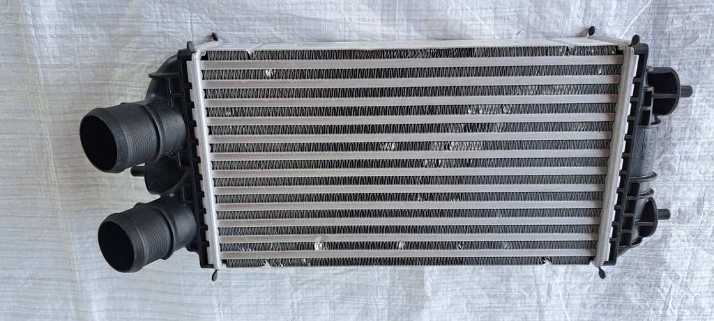 Купити Peugeot 208 2 радіатор інтеркулер 9824742280