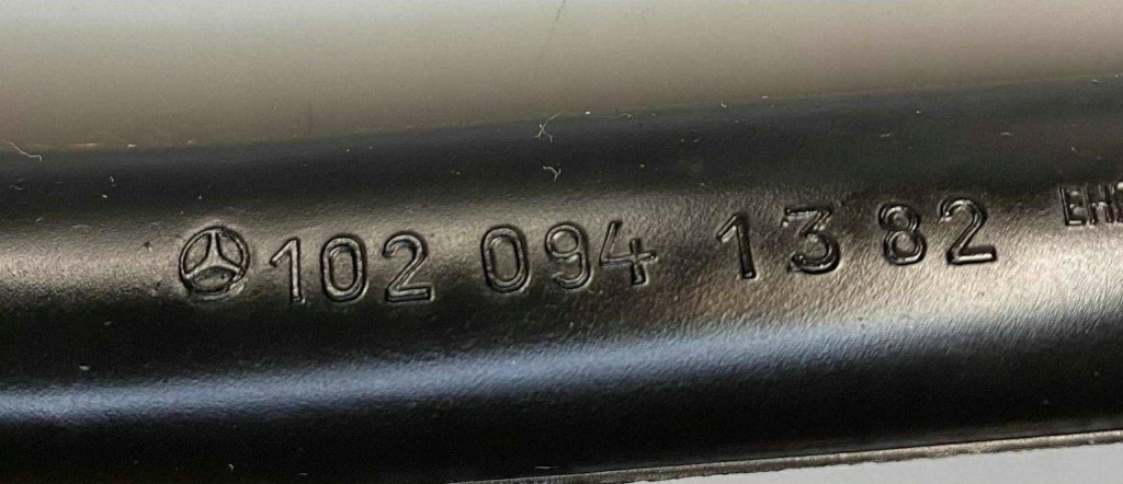 Mercedes-benz w123 c123 m102 шланг вентиляція картера 1020941382 в Україні