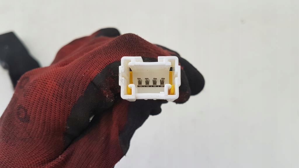 фото №4, Клипса замок ремней правый задняя citroen c4 i 3d