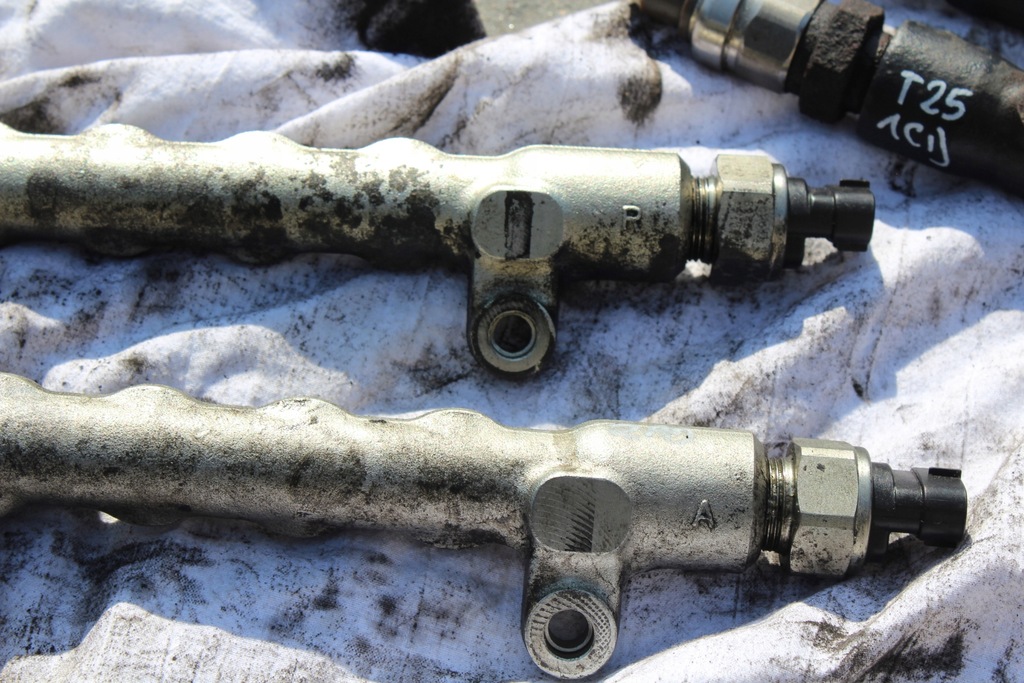 фото №12, Молдинг впрыскная avensis t25 corolla verso ii rav 4 iii 2.2 d4d