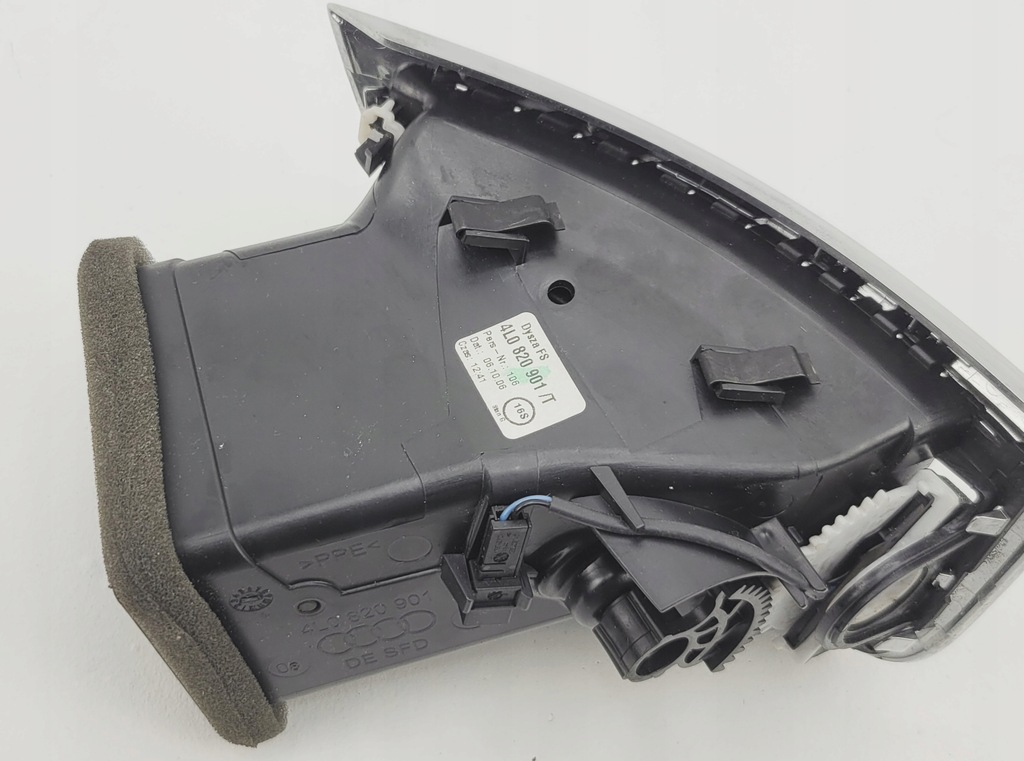 фото №8, Audi q7 i 4l решітка обдув вентиляції передня ліва 4l0820901t