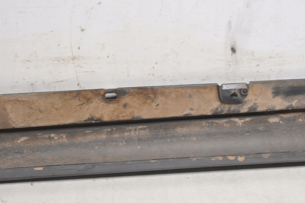 фото №11, Mercedes w213 накладка порог левая amg sedan a2136900102