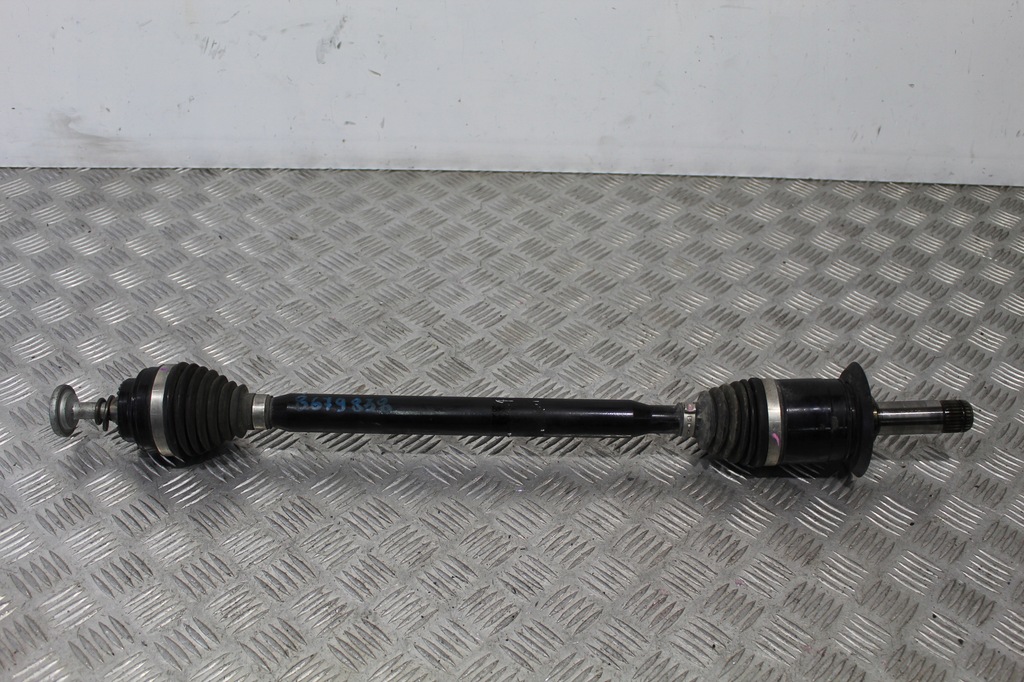 фото №1, Привідний вал задня bmw 1 m1 f40 8679838