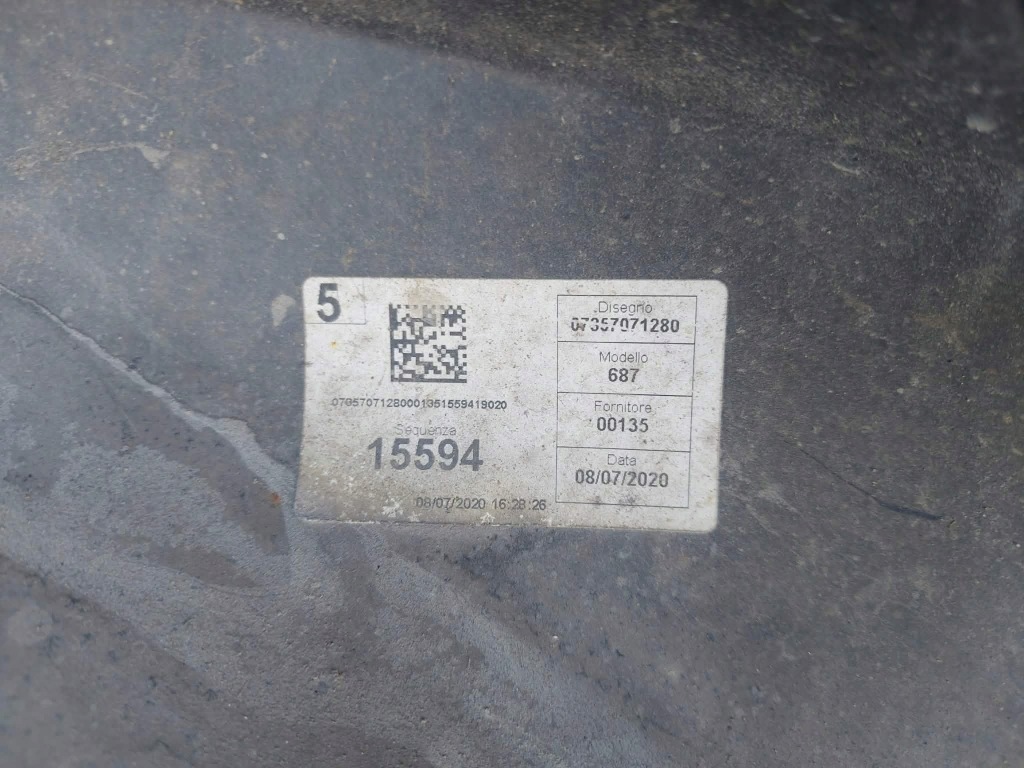 Jeep renegade рестайлінг  бампер передній перед Зі Шроту