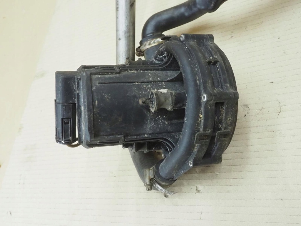 фото №10, Насос воздуха вторичного e38 3.0 1745170