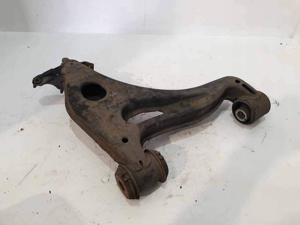 фото №4, Рычаг левый перед mercedes r170 2.0 99
