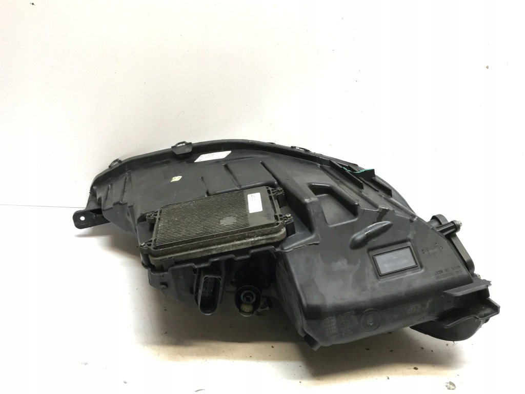 Tesla model s рестайлинг  фара левая перед full led европа комплектный  1053574-00-b Недорого