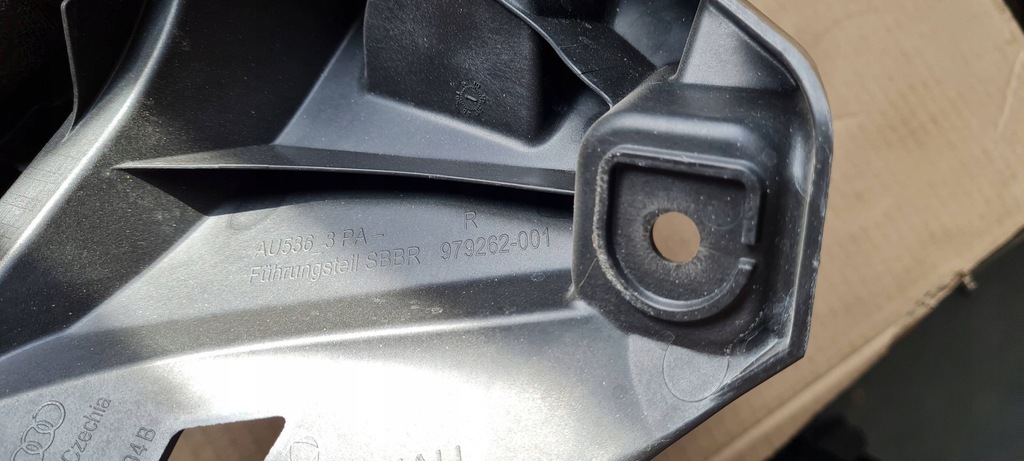 фото №13, Sq8 4m rsq8 q8 направляющая кронштейн кронштейн бампера правый задняя 4m8807393b