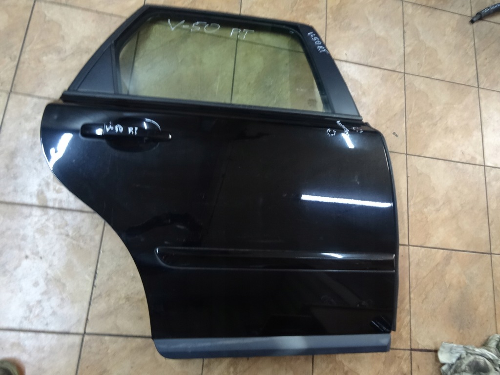 фото №2, Volvo v50 дверь правый задняя