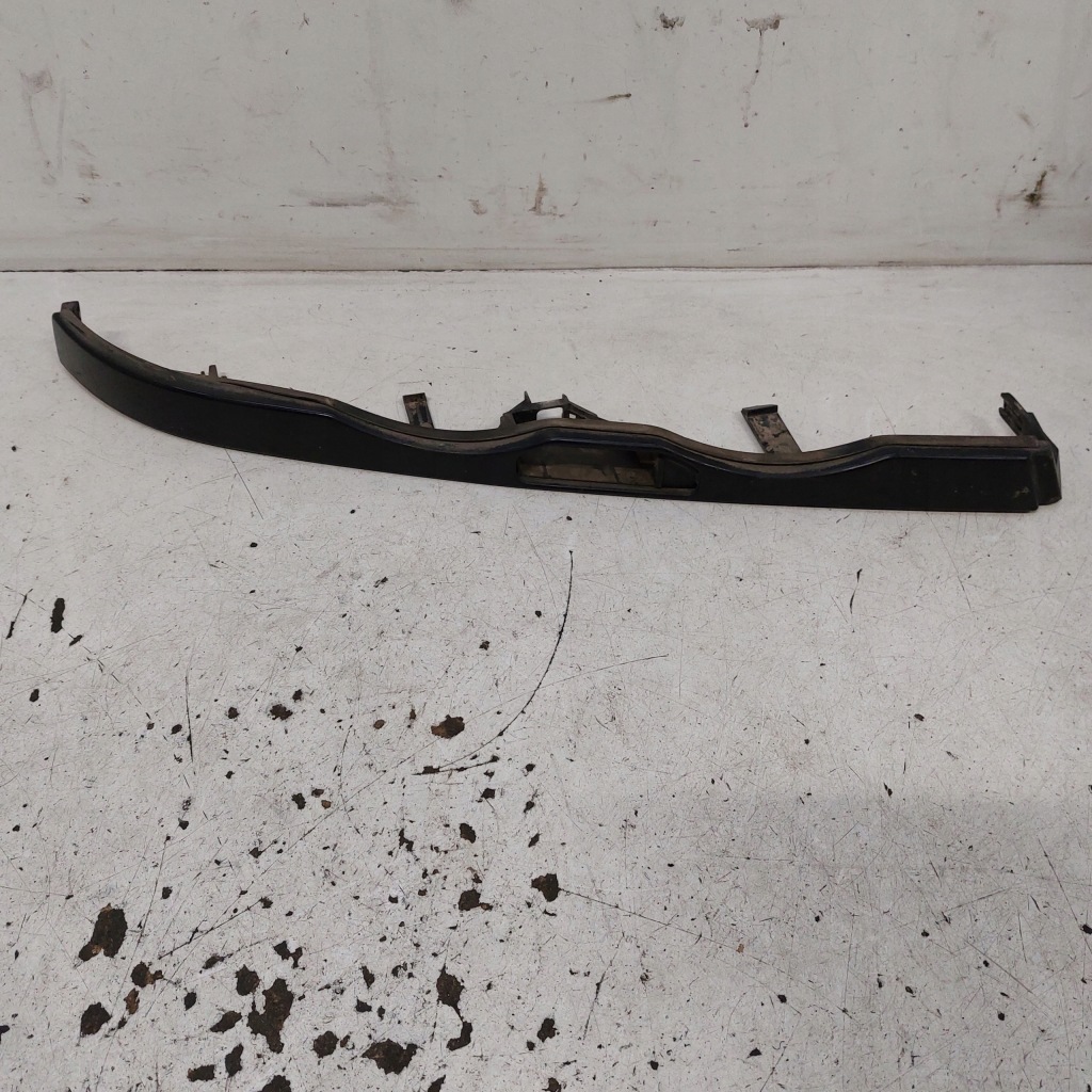 фото №1, Bmw 3 e46 молдинг pod фара правий перед 8227644