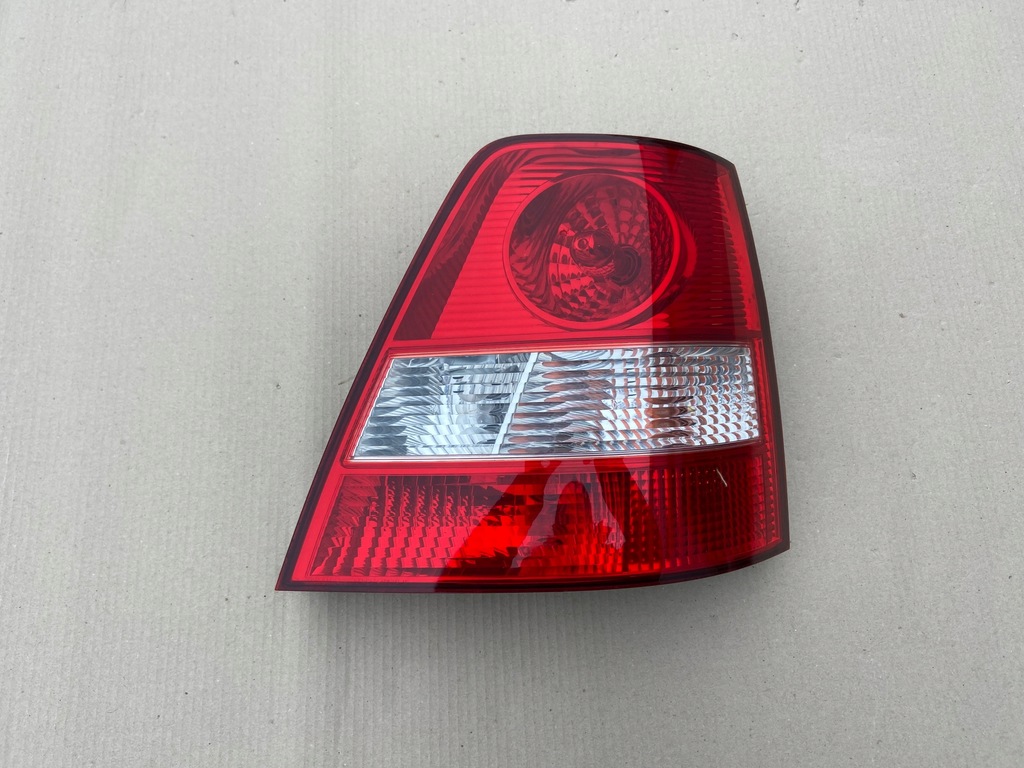 фото №1, Kia sorento i 02-06 лампа задня права eu задня