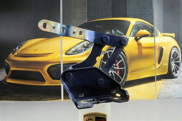 фото №2, Maserati 3200/4200 - петля, r