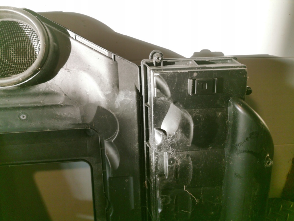 фото №9, Корпус фильтра воздуха mercedes w204 v6